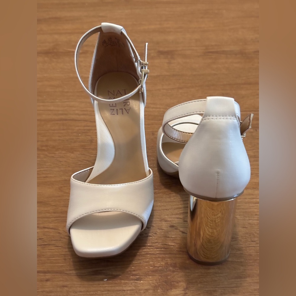 NWOT Naturalizer White Strap Ankle Sandals